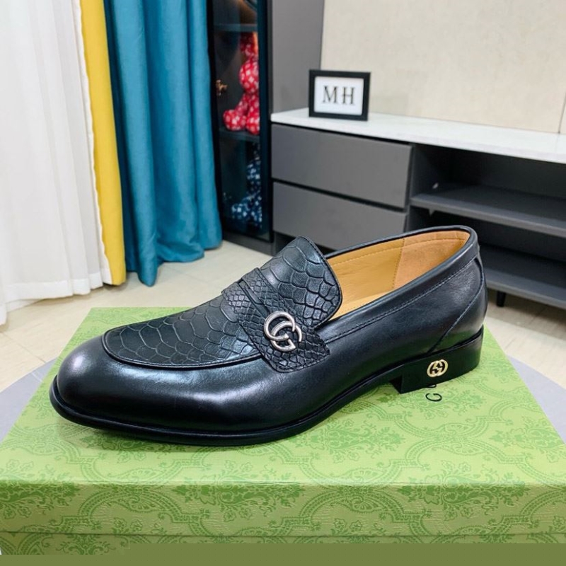 G*u*i leather shoes
